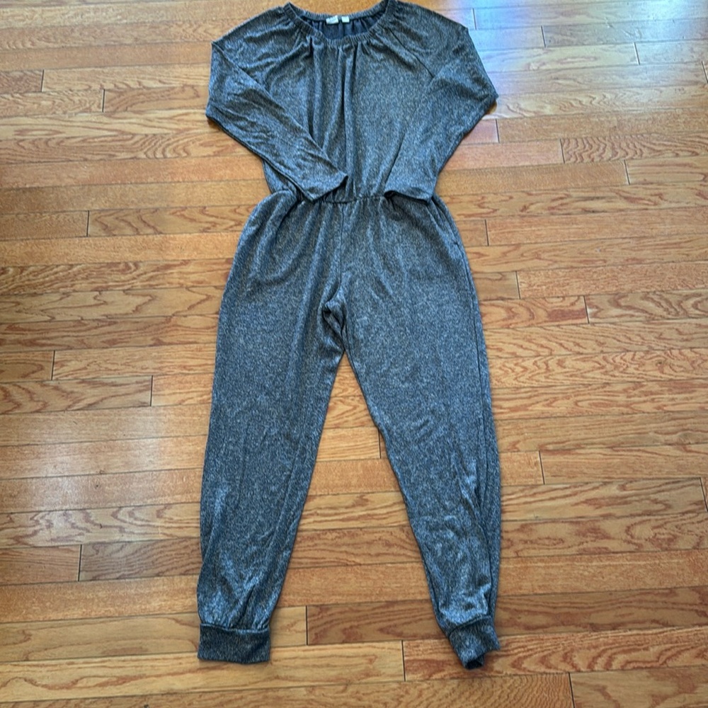 Gap Kids jumpsuit heather grey in color w/ specs of gold 2-pockets size XXL